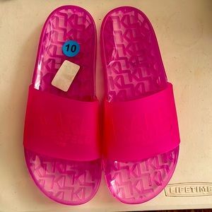 Karl Lagerfeld Paris Slides